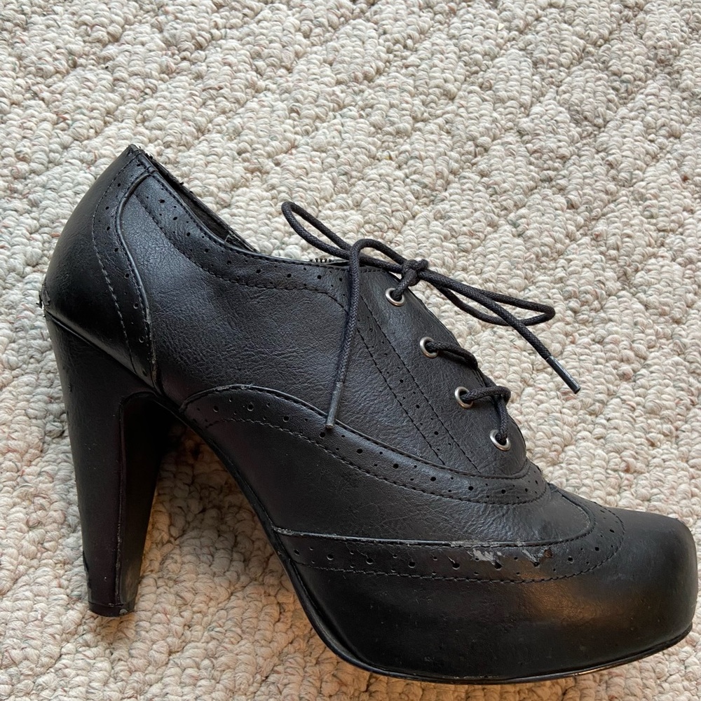 Guess boot heels
